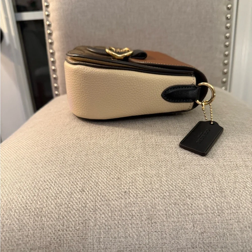 COACH Morgan Saddle Bag in Colorblock Signature Canvas with Gold-Tone Hardware - Picture 6 of 15